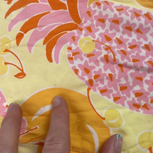 Lilly Pulitzer pineapple print cotton cropped pants yellow & pink 6 - Picture 10 of 11